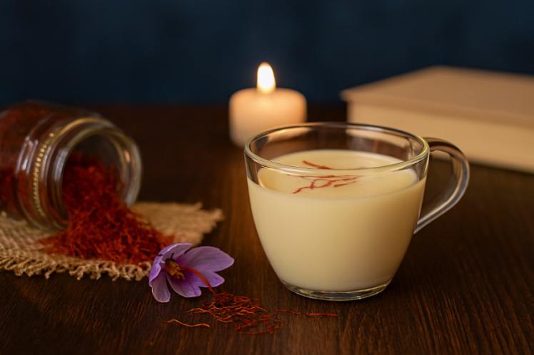 زعفران و خواب آرام: راز طلای سرخ برای رفع بی‌خوابی
